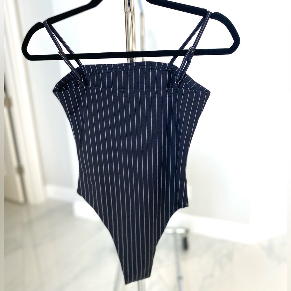 Black bodysuit with white pinstripes NWT size Medium - Picture 7 of 14